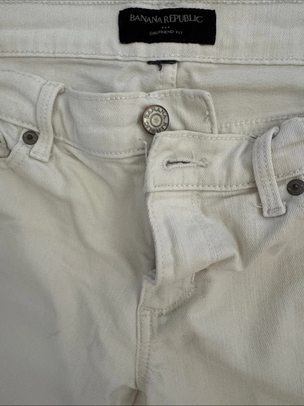 Banana Republic Women’s White Slim Straight Jeans